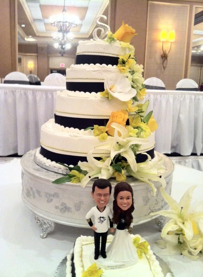 Custom tiered wedding cake by Krency's Bakery